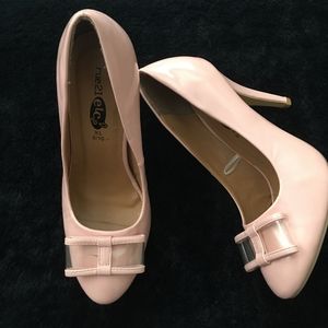 🔵 REMOVING 12/31 🔵 GUC Rue21 Heel Pumps with Bow